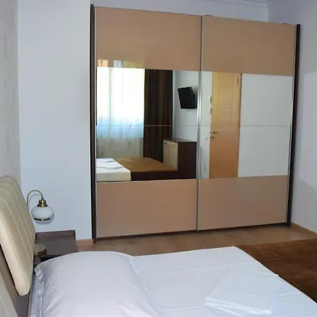 Apartment Solid - 4 *