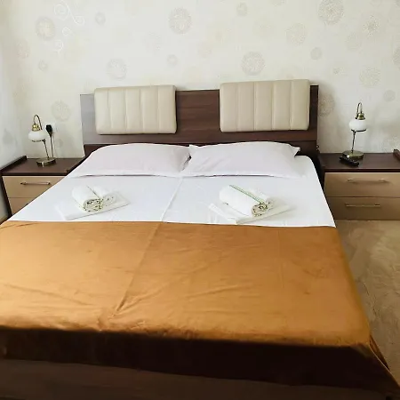 Solid - 4 Mamaia